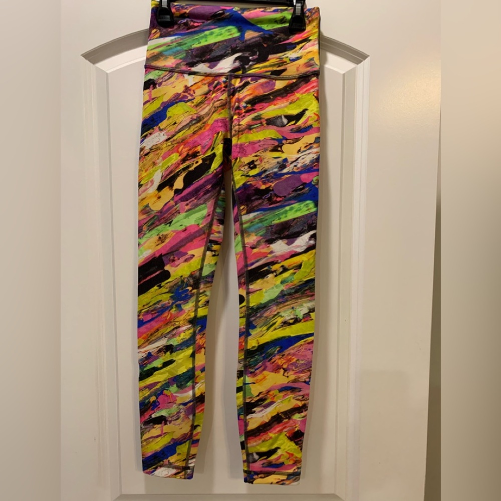 Lululemon size 4